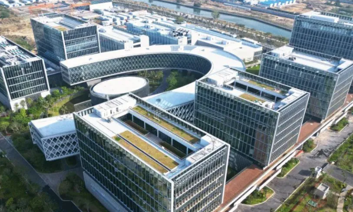 眉眼唇纹绣技术对比：手工线条与机器操作效果分析